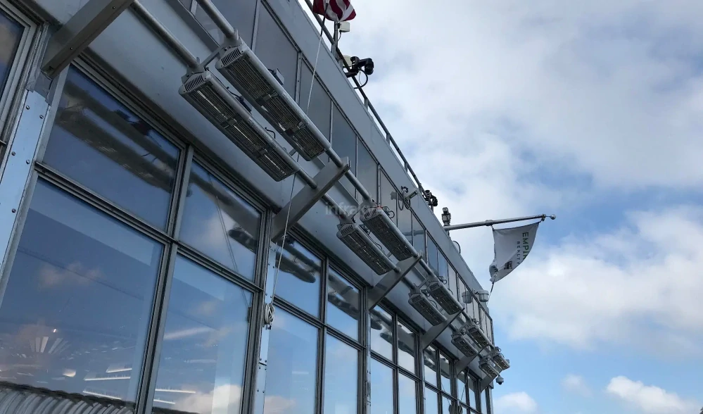 Infrazářič TANSUN Monaco XL Triple 7,2 kW – Nejvýkonnější prodloužený ultra Low Glare třílampový quartzový infrazářič IP55