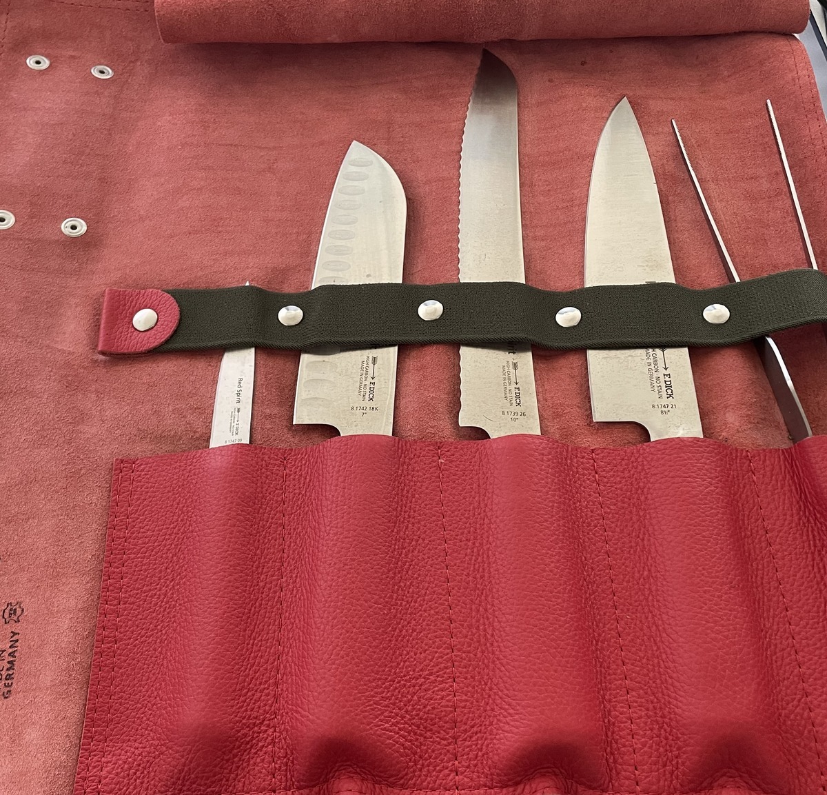 Kožené rolovací pouzdro na nože Feuermeister NAPPA černá