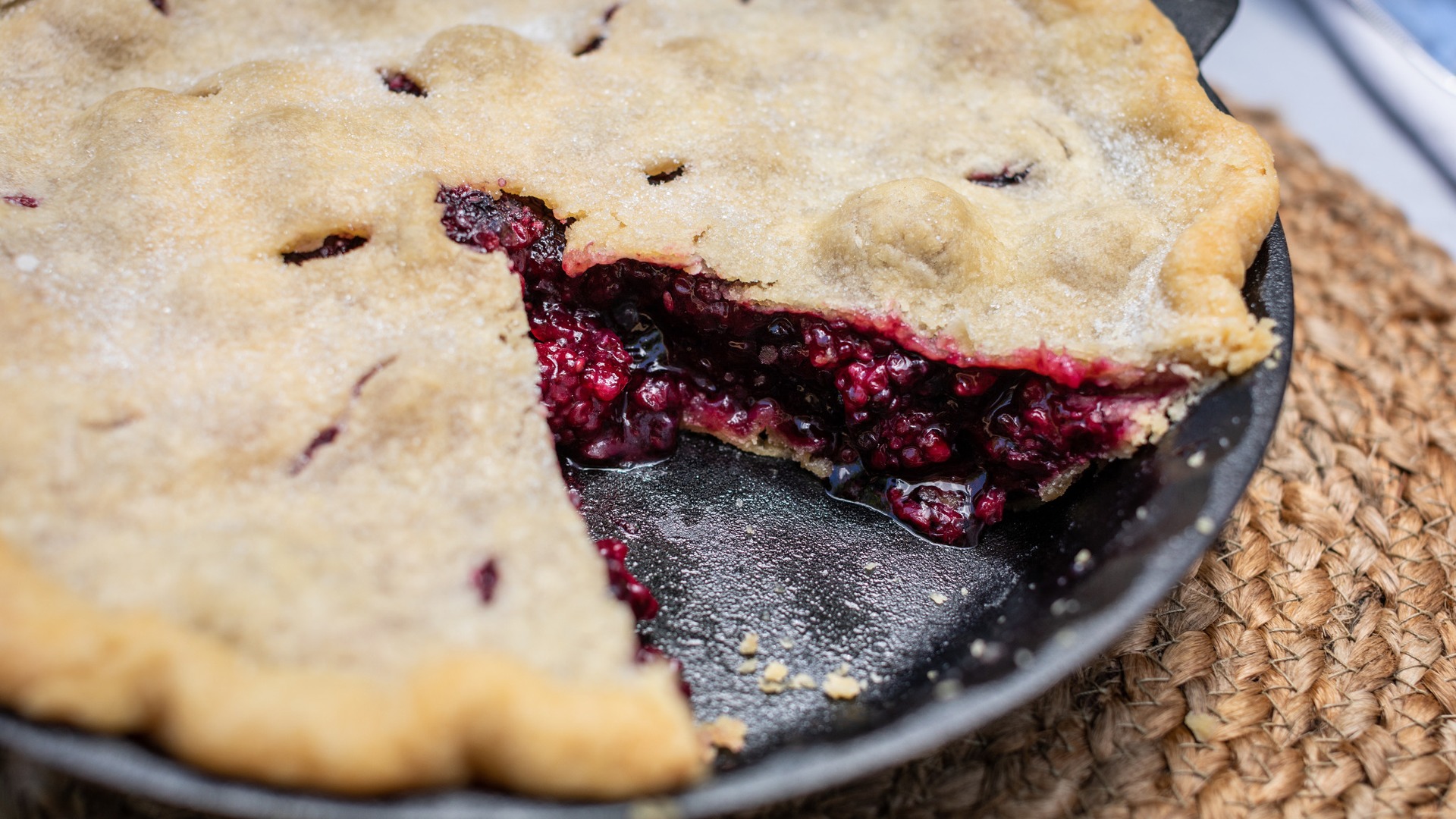 Litinový pekáč na koláč Camp Chef