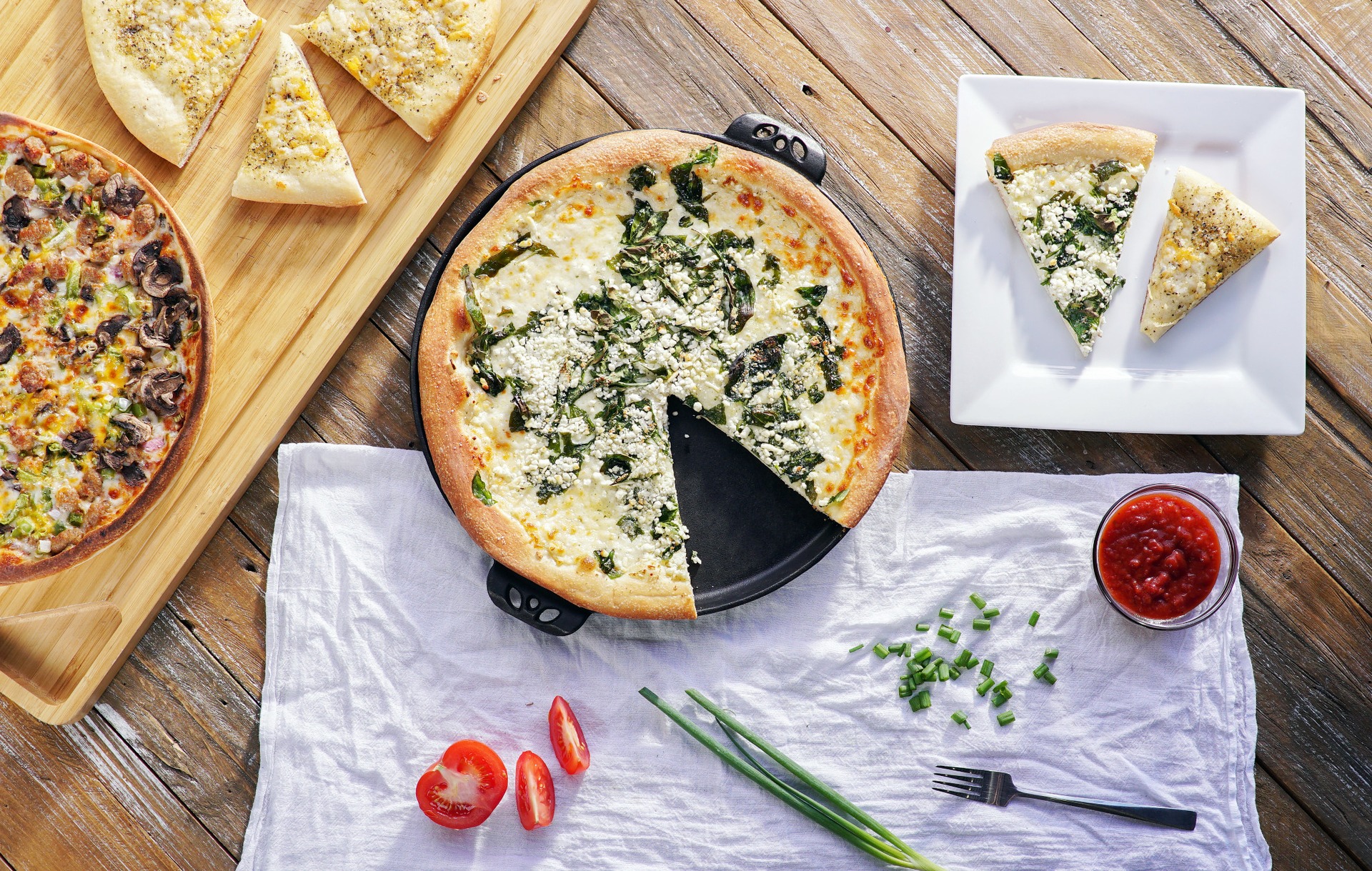 Litinový pekáč na pizzu Camp Chef