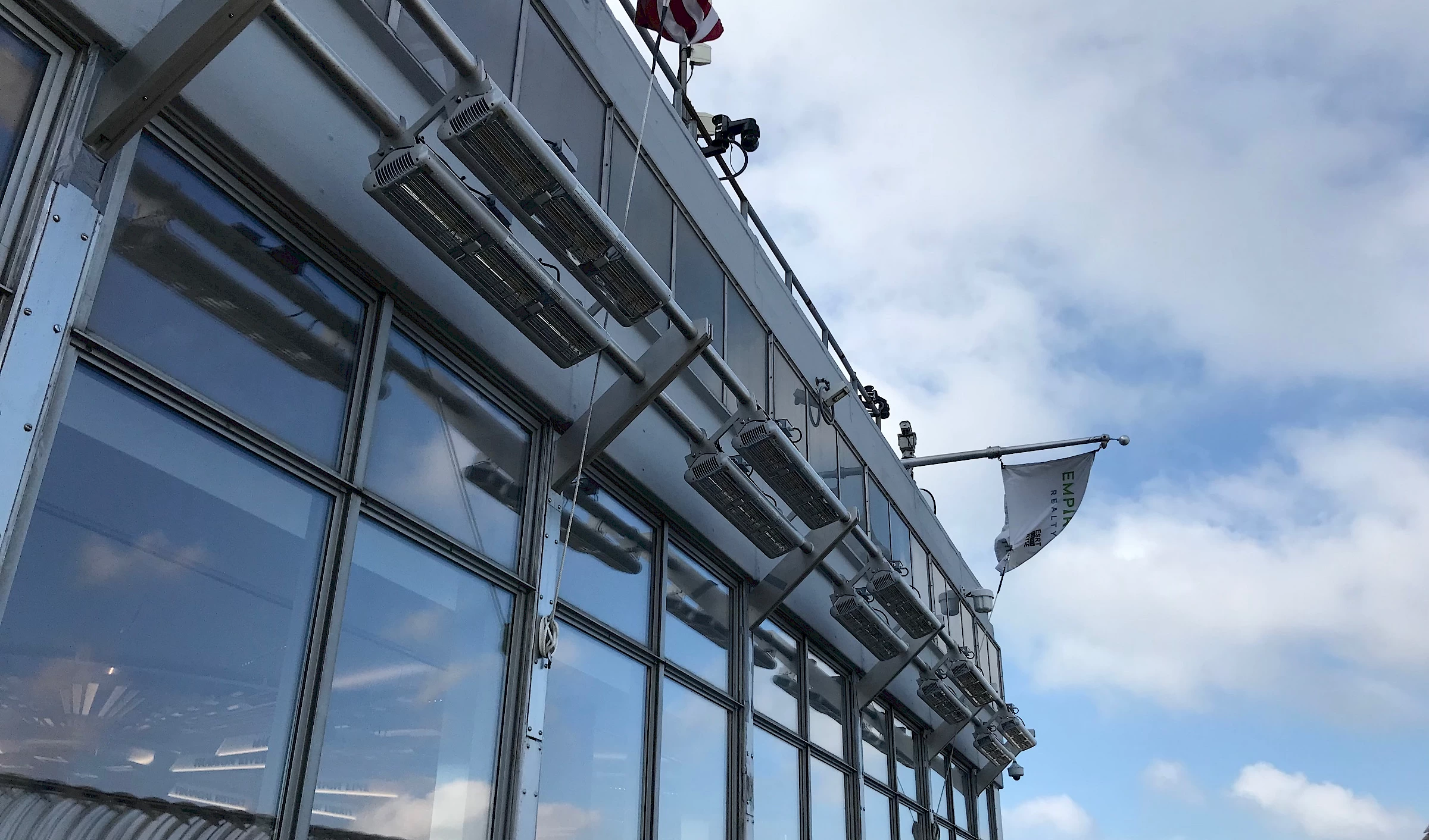 instalace zářičů na empire state building